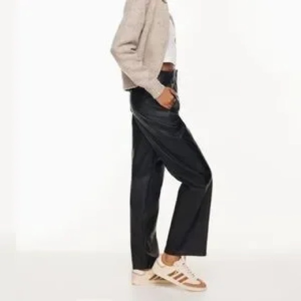 Aritzia Wilfred Free Ascendant Pant in Black Leather. - Picture 2 of 12